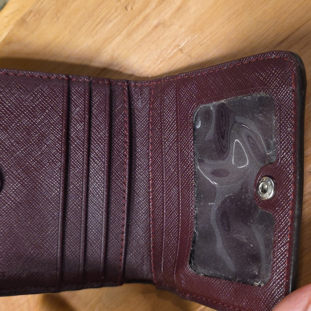 Coach Darcy bow wallet in a burgundy/maroon textured leather. - Picture 3 of 6